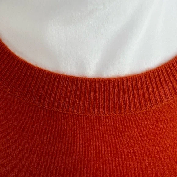 NEW / Cashmere classic-fit crewneck sweater / B001 - Picture 2 of 6